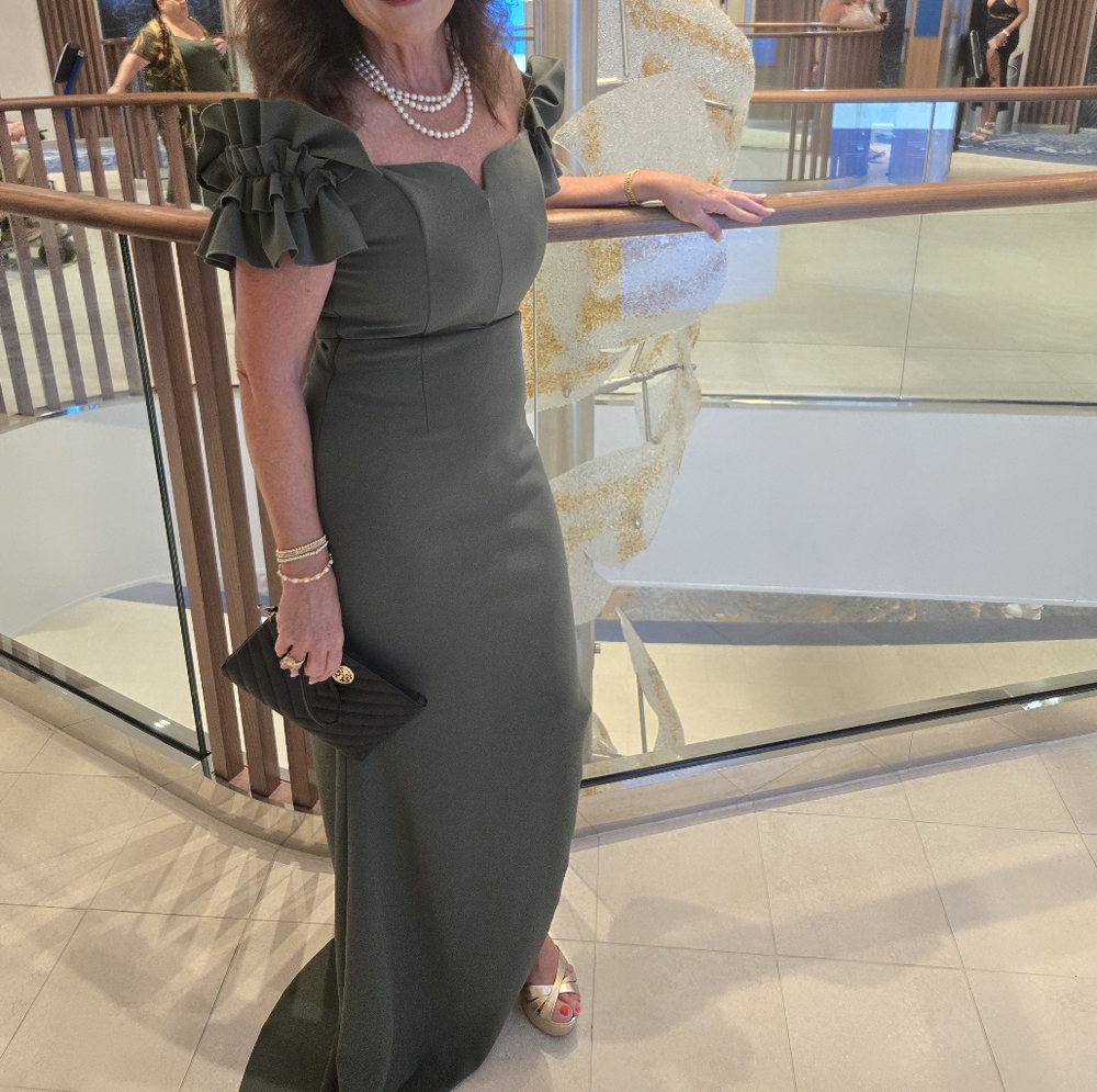 Elliatt Green Puff Sleeve Sheath Dress for Weddings
